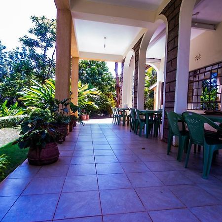 Mjini Riverfront Gardens Bed & Breakfast エクステリア 写真