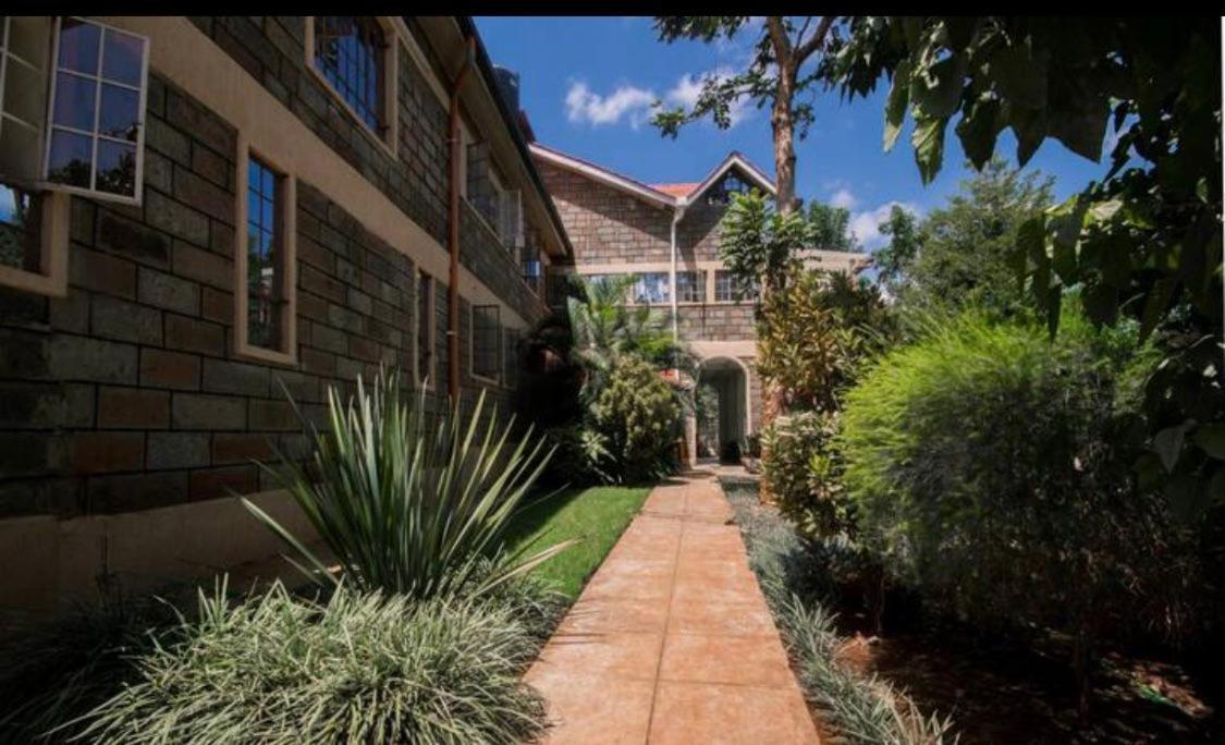 Mjini Riverfront Gardens Bed & Breakfast エクステリア 写真