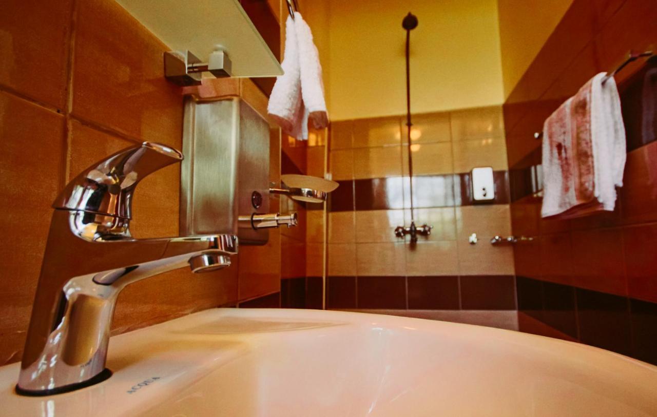 Mjini Riverfront Gardens Bed & Breakfast エクステリア 写真