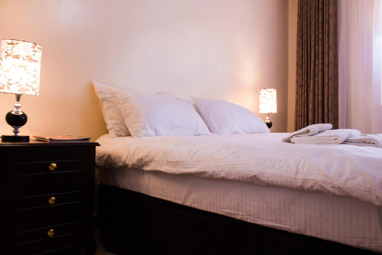 Mjini Riverfront Gardens Bed & Breakfast エクステリア 写真
